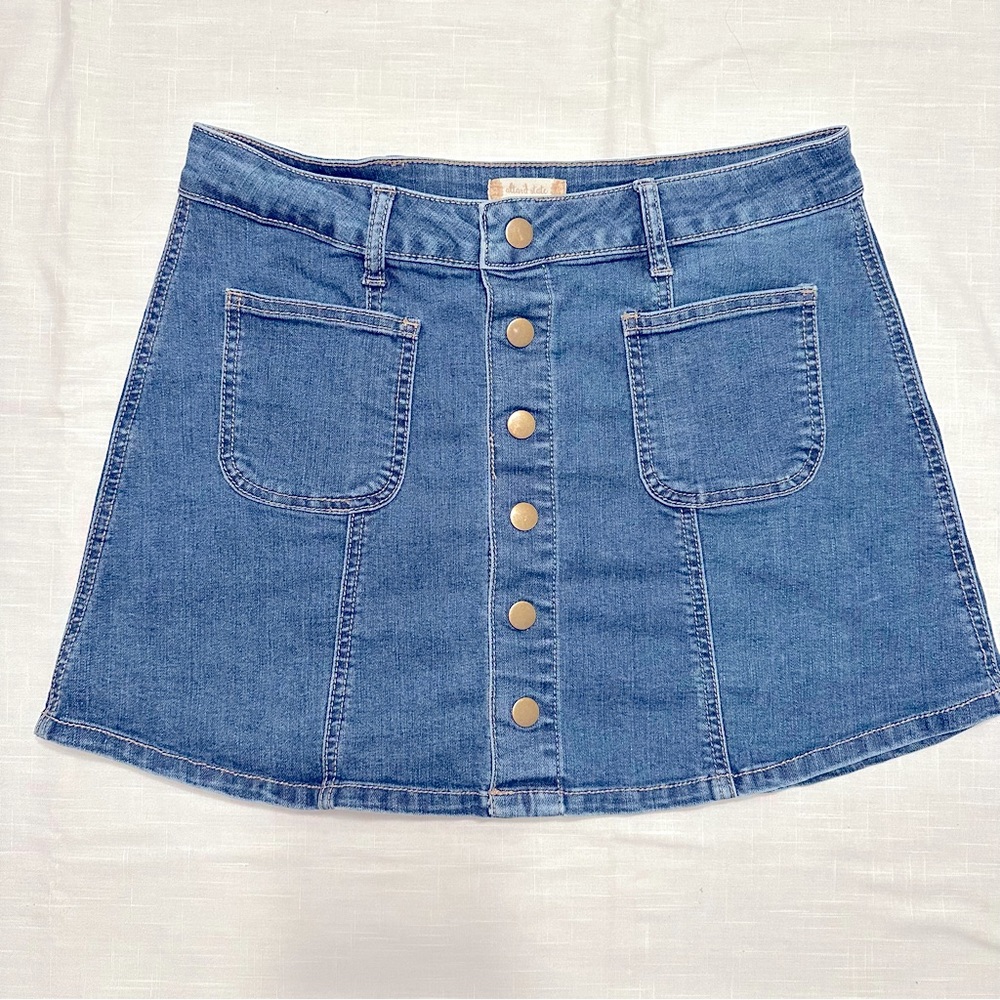 ALTAR'D STATE- women's small button up Jean skirt